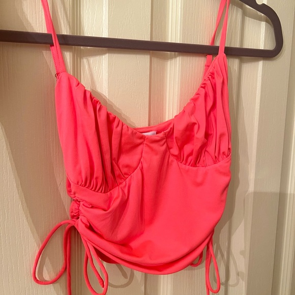 Princess Polly Nobu Cropped Tank ๐ - Picture 3 of 5